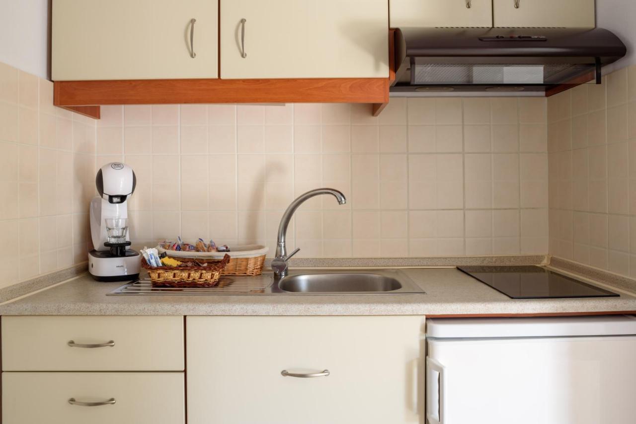Mirabeli Apartments & Suites ポロニア エクステリア 写真