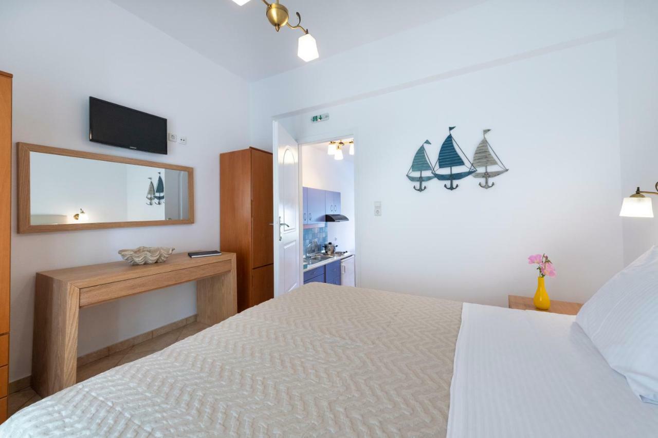 Mirabeli Apartments & Suites ポロニア エクステリア 写真