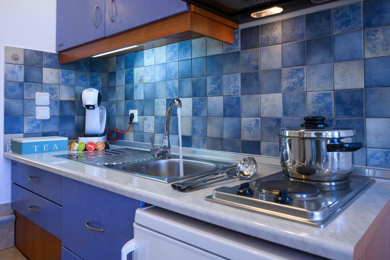 Mirabeli Apartments & Suites ポロニア エクステリア 写真