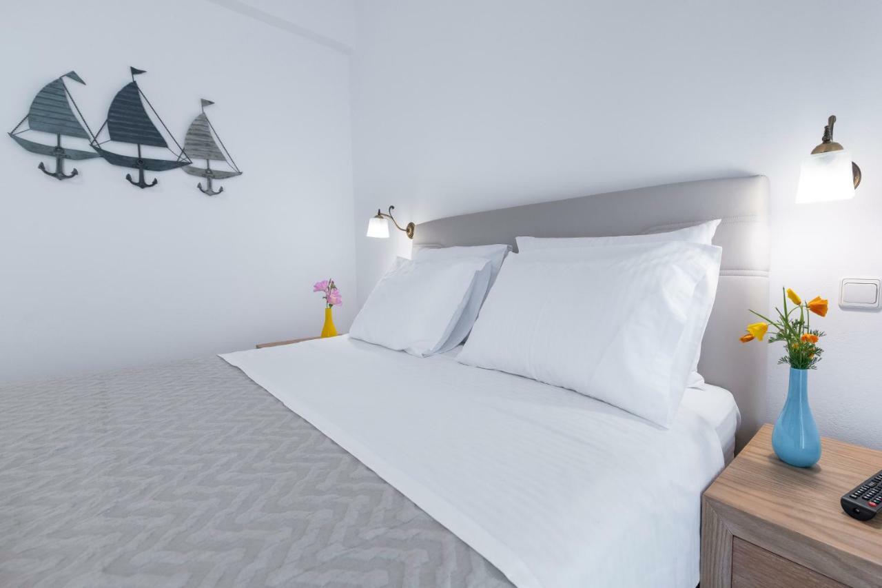 Mirabeli Apartments & Suites ポロニア エクステリア 写真