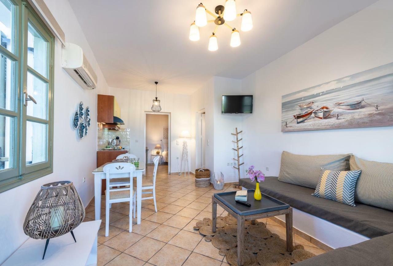 Mirabeli Apartments & Suites ポロニア エクステリア 写真