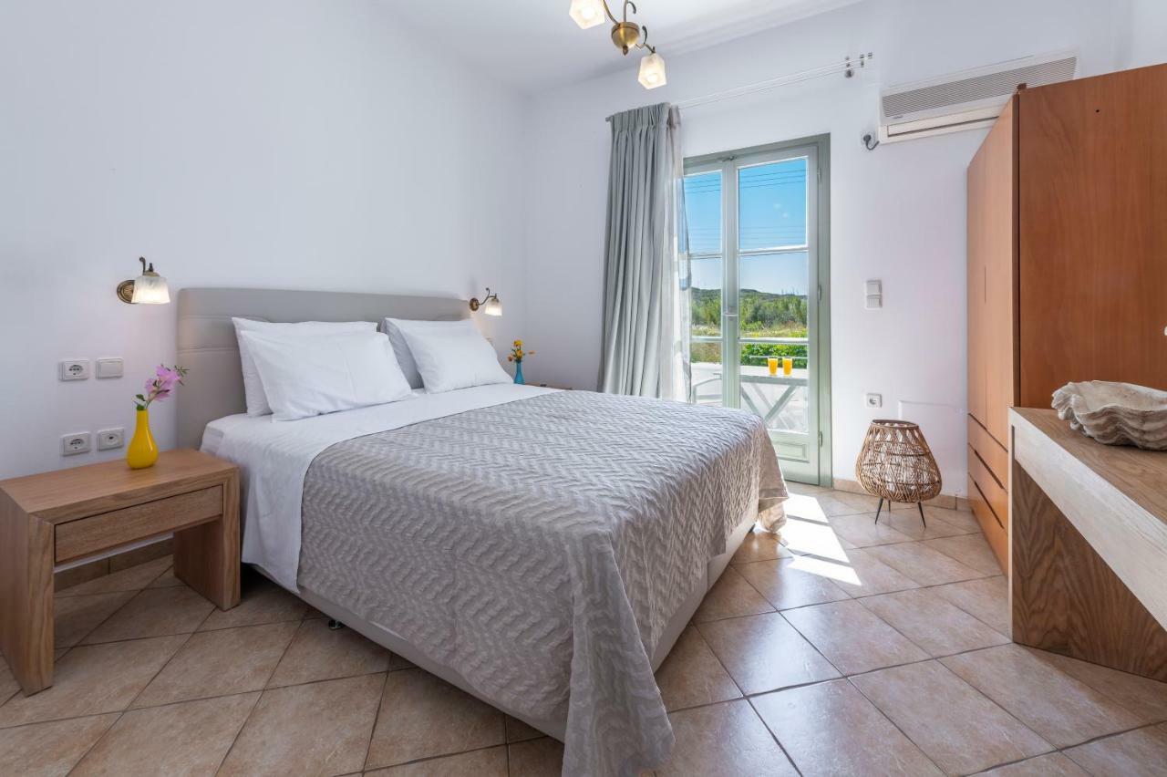 Mirabeli Apartments & Suites ポロニア エクステリア 写真