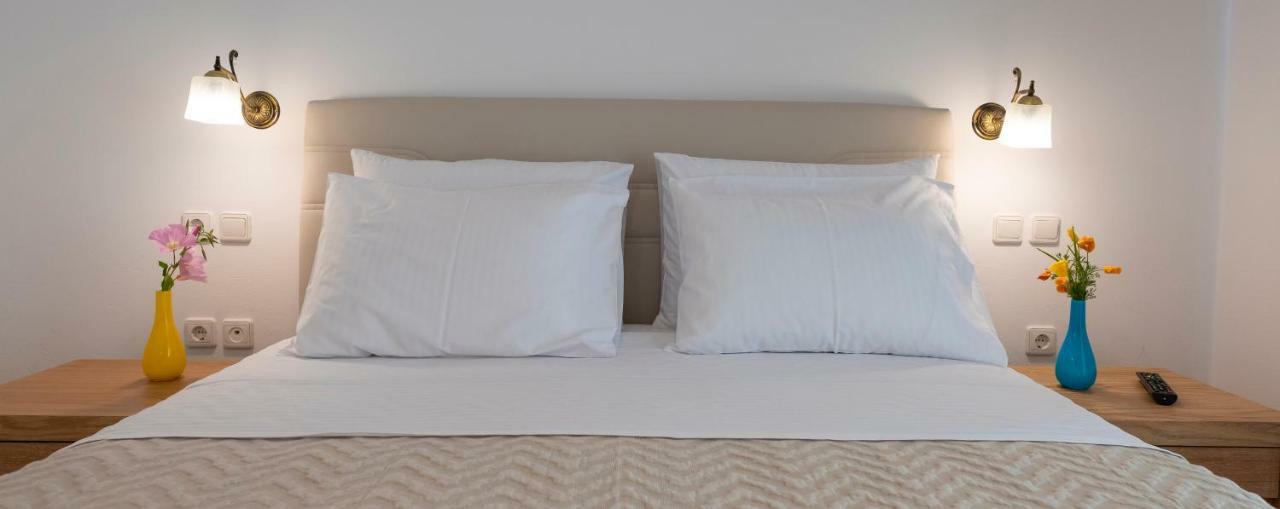 Mirabeli Apartments & Suites ポロニア エクステリア 写真