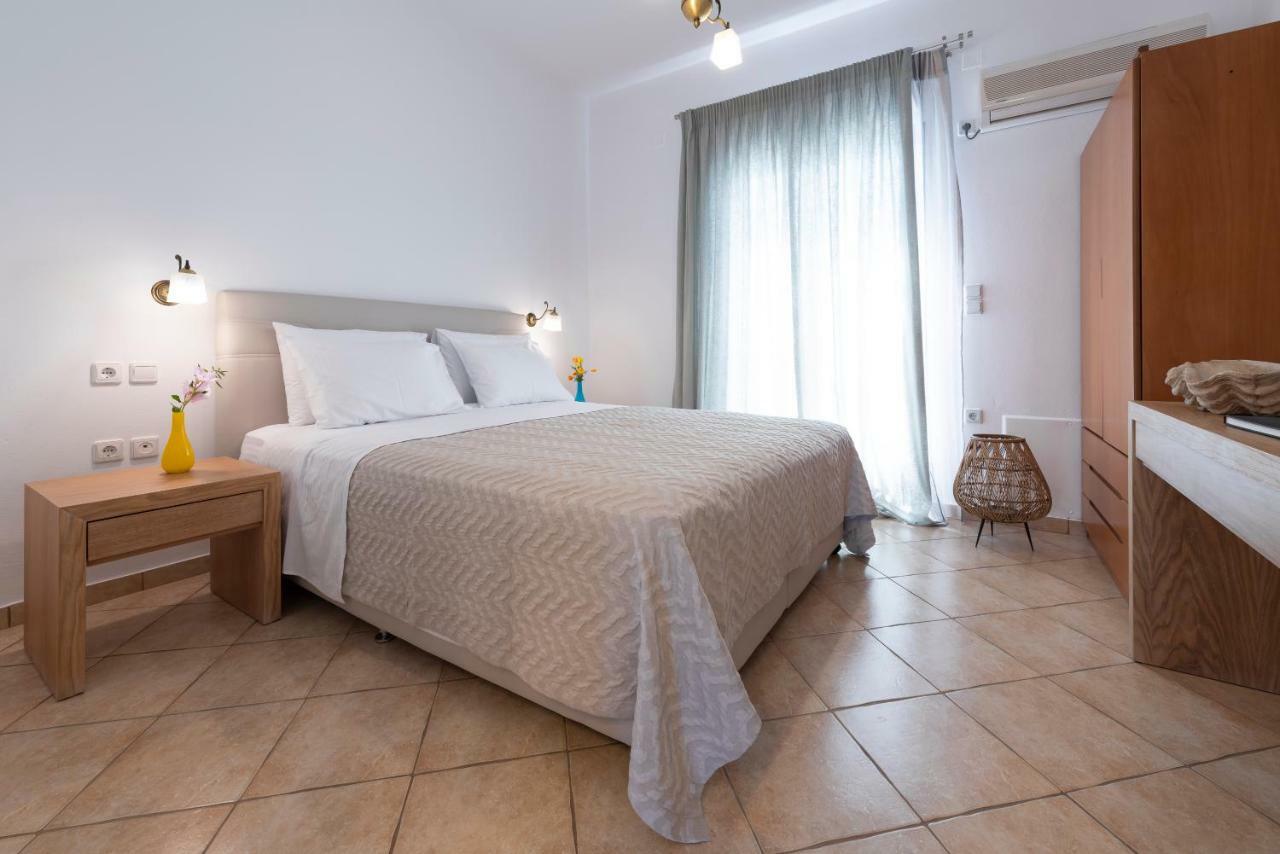 Mirabeli Apartments & Suites ポロニア エクステリア 写真